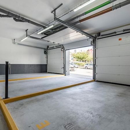 Nomads Lux - 2Bdr & Parking Flores Square Porto Exterior photo