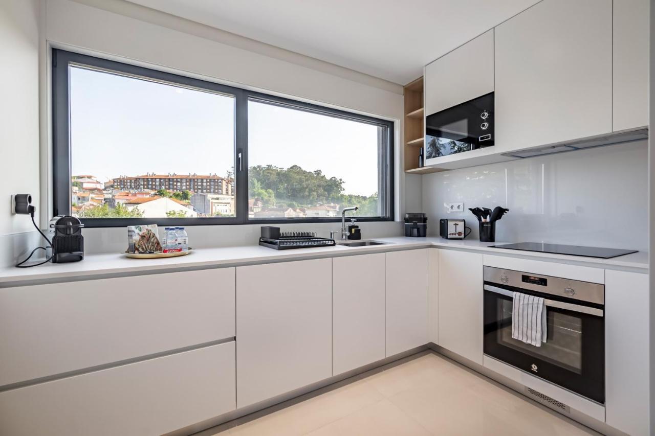 Nomads Lux - 2Bdr & Parking Flores Square Porto Exterior photo